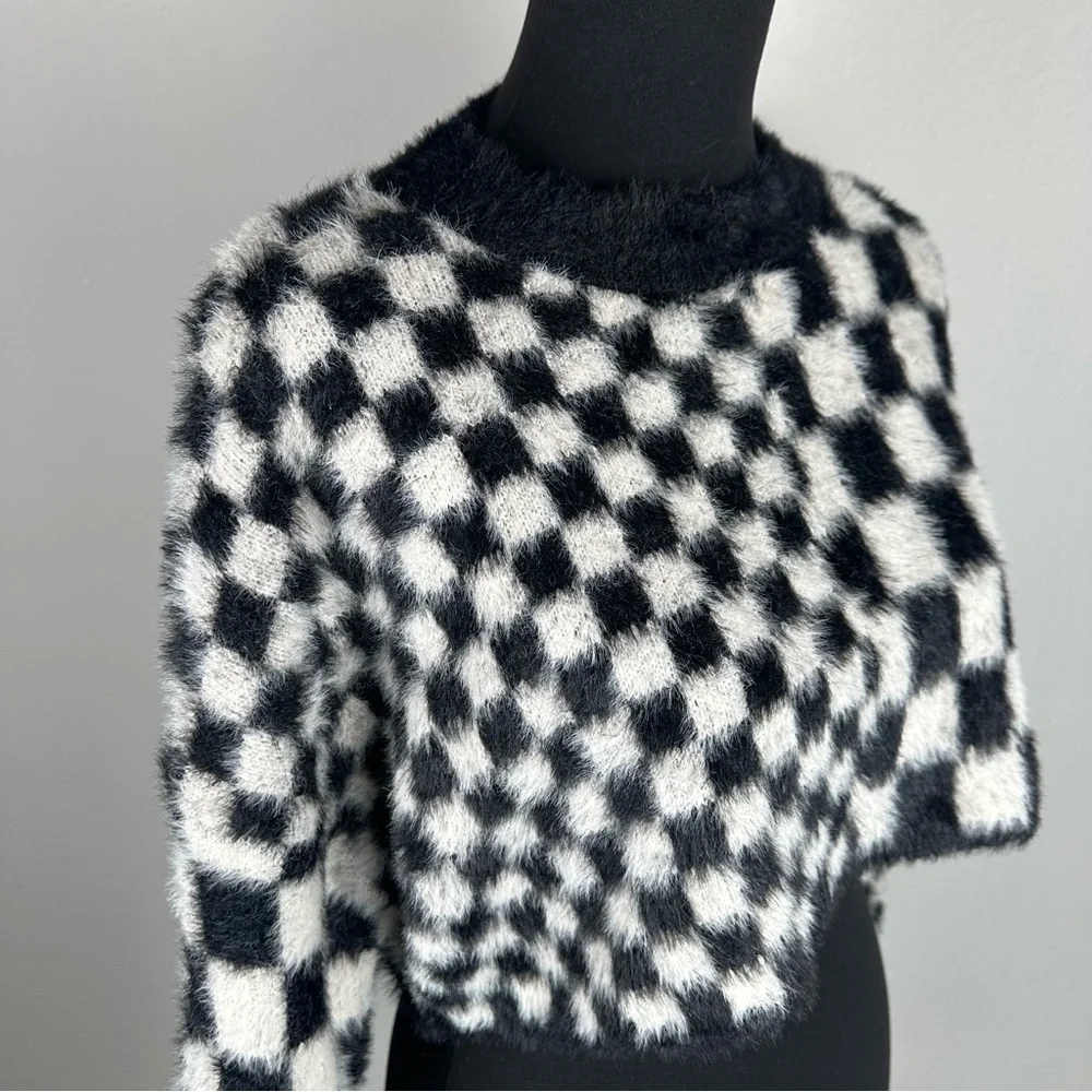 Edikted Cropped Fuzzy Black & White Checkered Sweater Womens Size XS New Jumper - Picture 6 of 8
